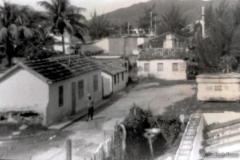 Umas das ruas no antigo lugar denominado favela, na Praia doa Anjos.