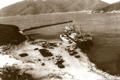 Porto do Forno – 1965. O porto costumava trazer o sal para Álcalis.
